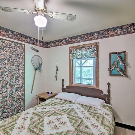 Waters Edge Retreat With Deck On Patoka Lake! Taswell Bagian luar foto