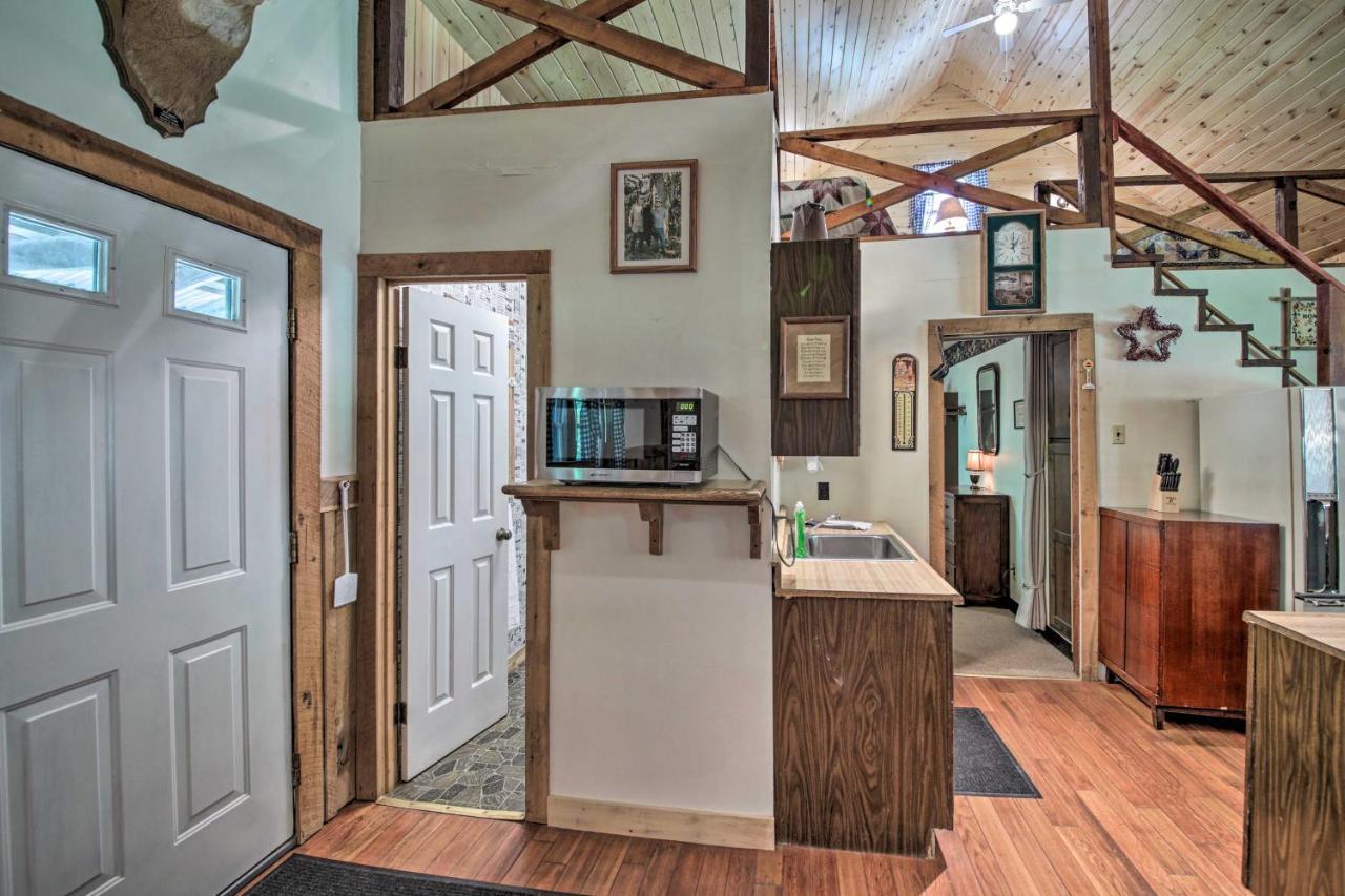 Waters Edge Retreat With Deck On Patoka Lake! Taswell Bagian luar foto