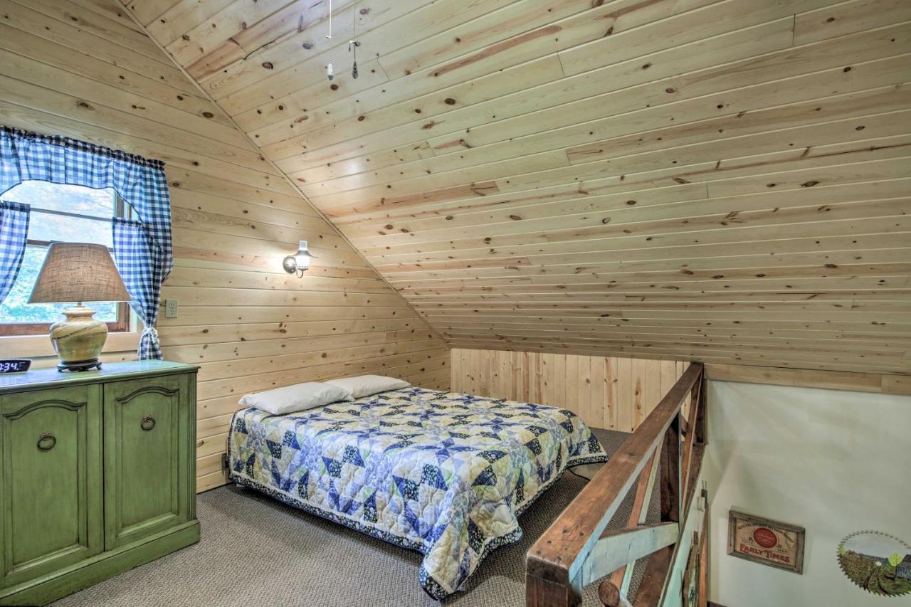 Waters Edge Retreat With Deck On Patoka Lake! Taswell Bagian luar foto